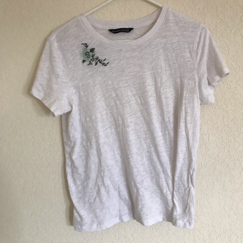 Last Chance Abercrombie&Fitch White Tee